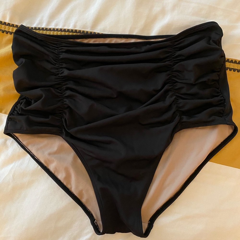 Kortni Jeane maternity bottoms medium